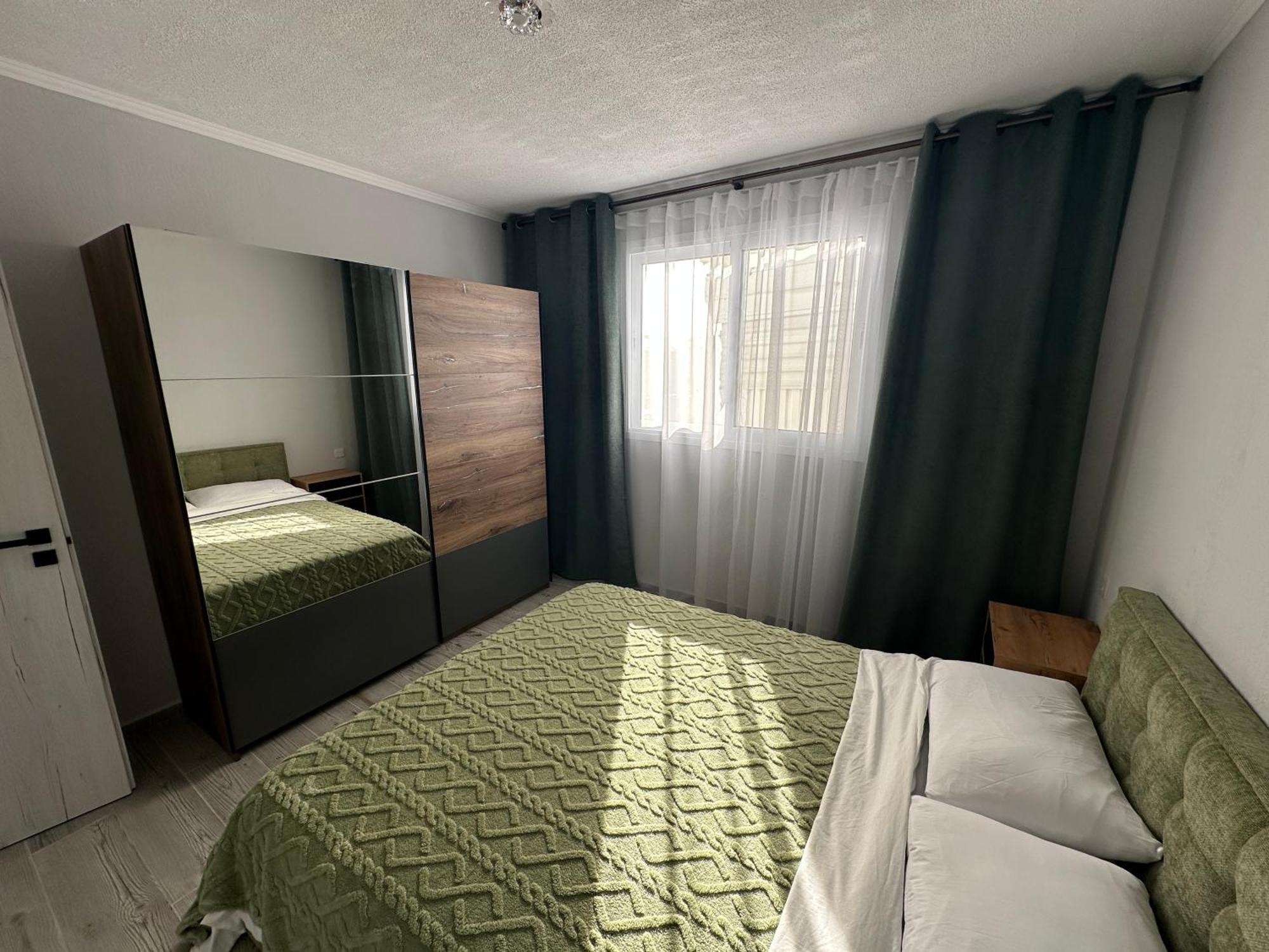 Emerald Luxe Apartament