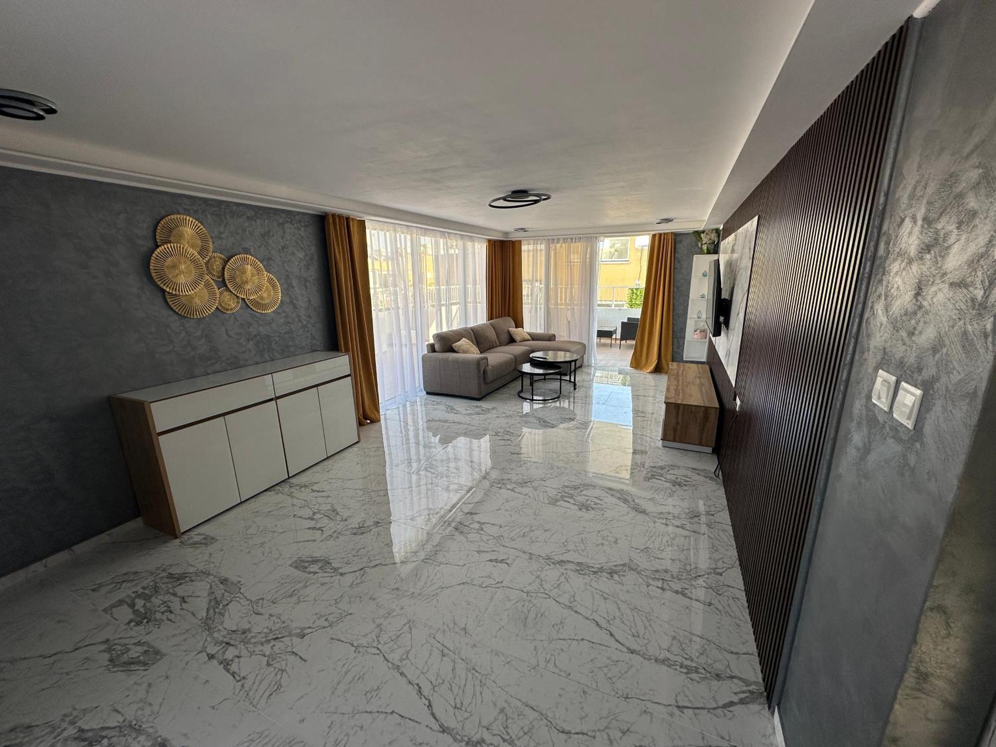 Emerald Luxe Apartament
